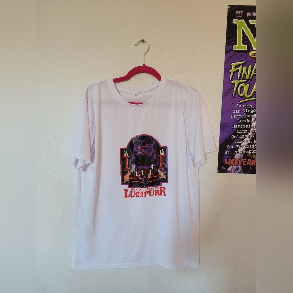 Mens Size M (womens L) creepy goth t shirt.